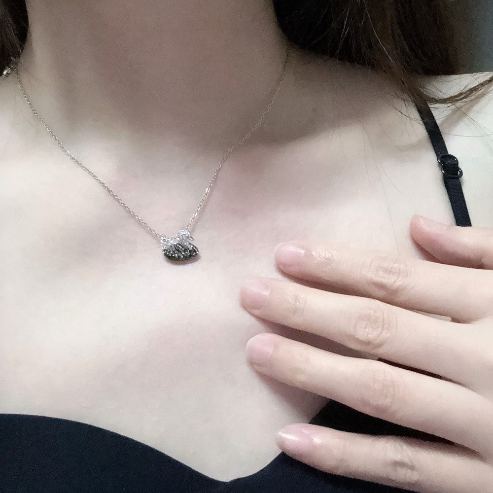 Elegant Silver Necklace with Cat Pendant